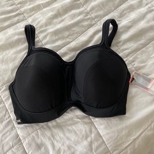 Chantelle sports bra